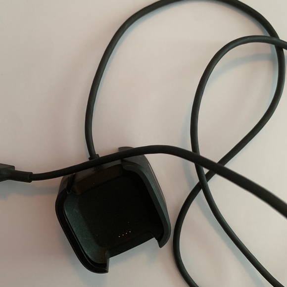 Fitbit Versa Rose Gold - Picture 6 of 8